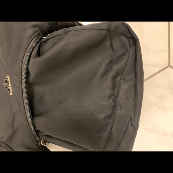 Prada Tessuto Mini Re-Edition 2000 Nylon Bag w/ authentic ID card verification - Picture 13 of 16